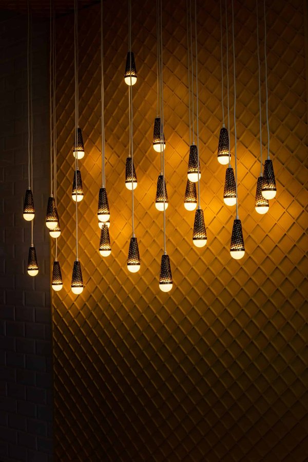 Comment intégrer des lumières LED dans un escalier pour améliorer la sécurité nocturne ?