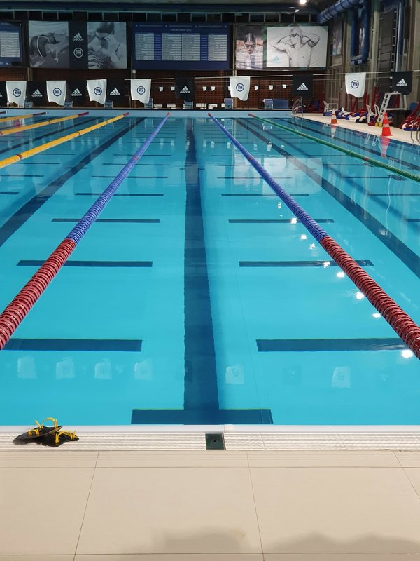 Quels matériaux choisir pour une piscine résistante aux intempéries extrêmes?