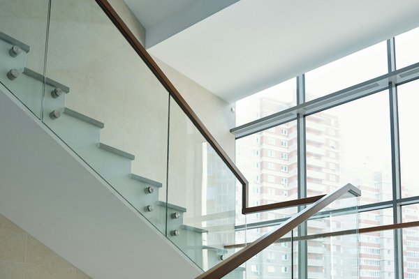 Le garde corps en verre escalier alliant élégance et protection